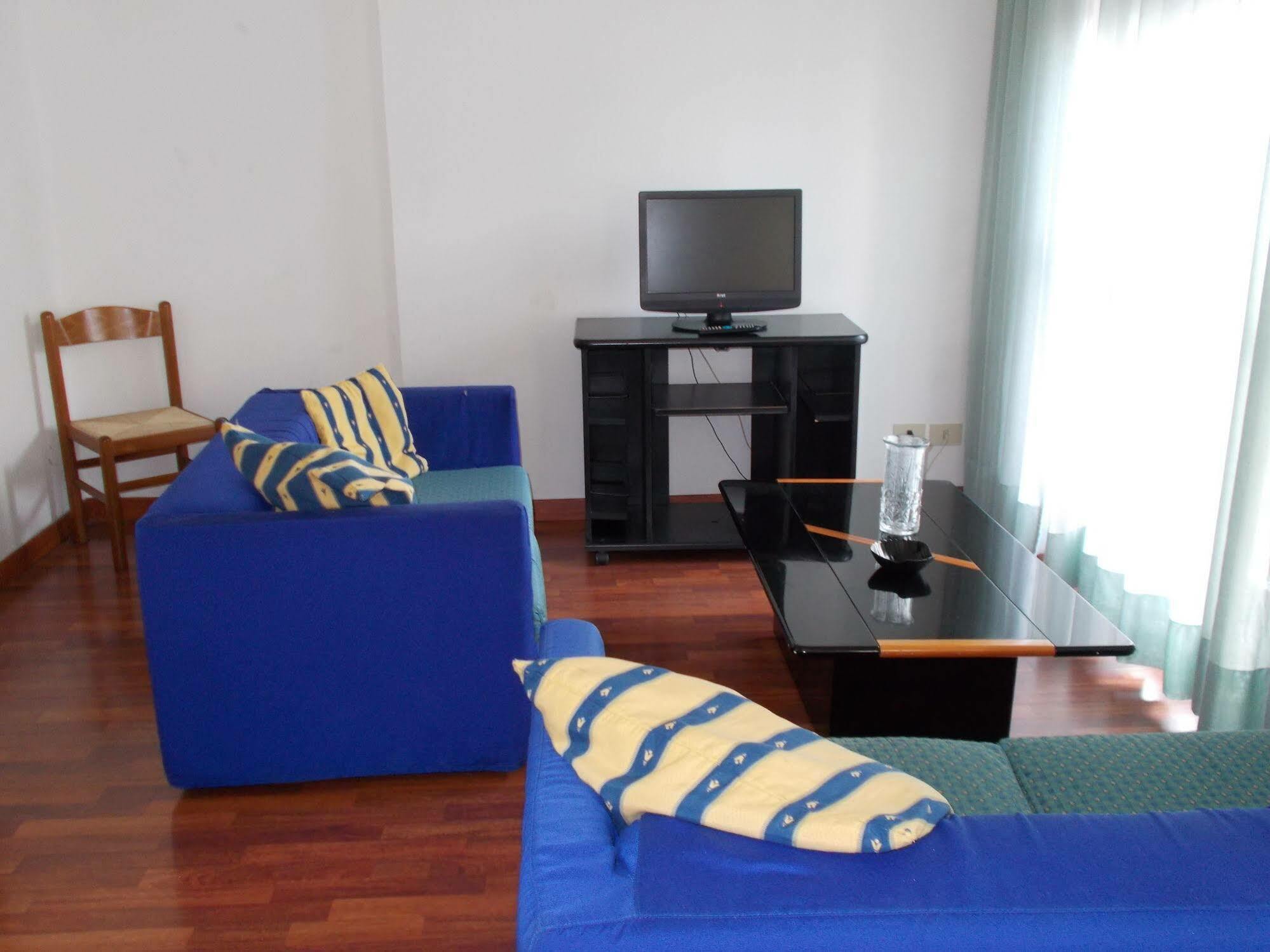 Pola 4* Mailand